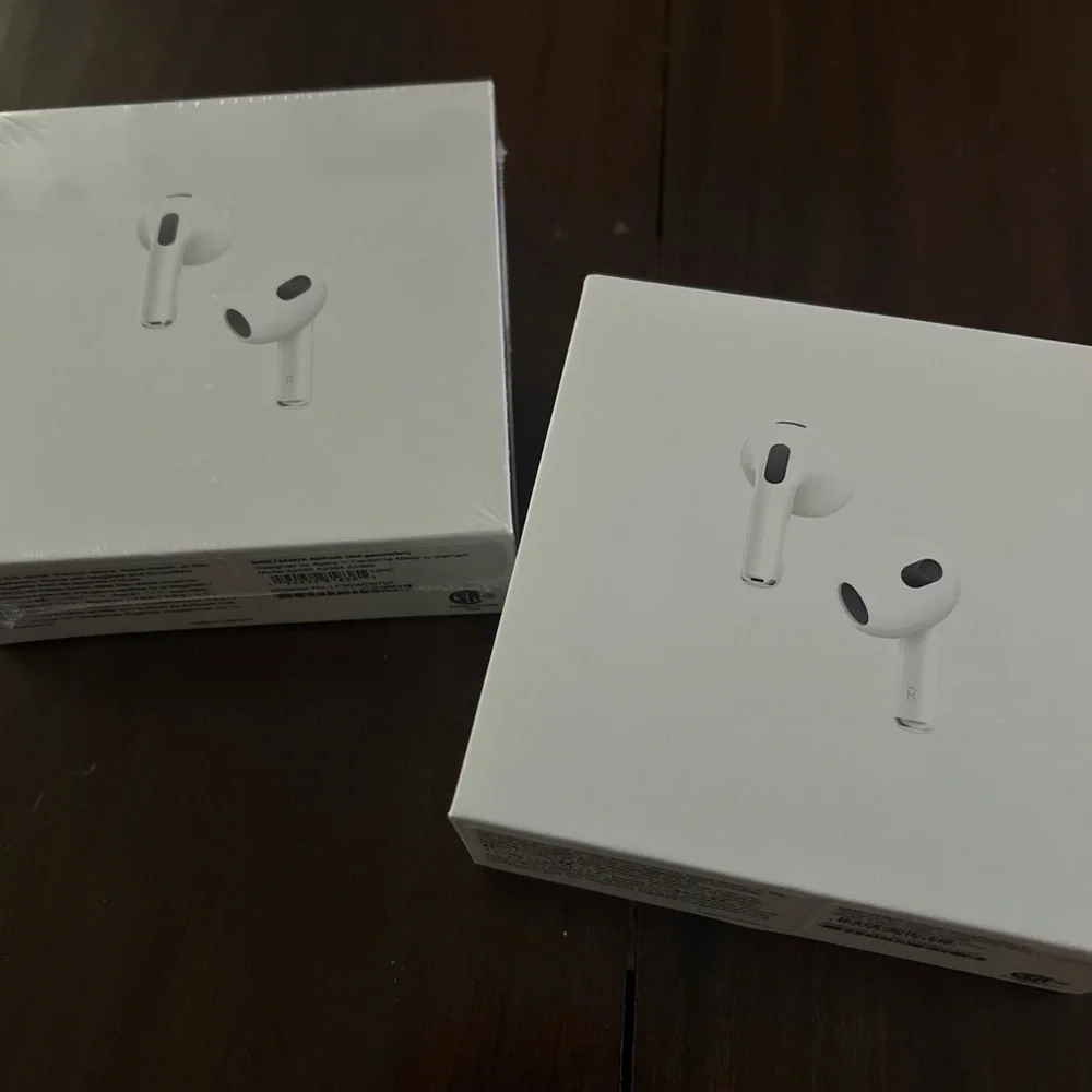 Wireless Earbuds with Charging Case - White